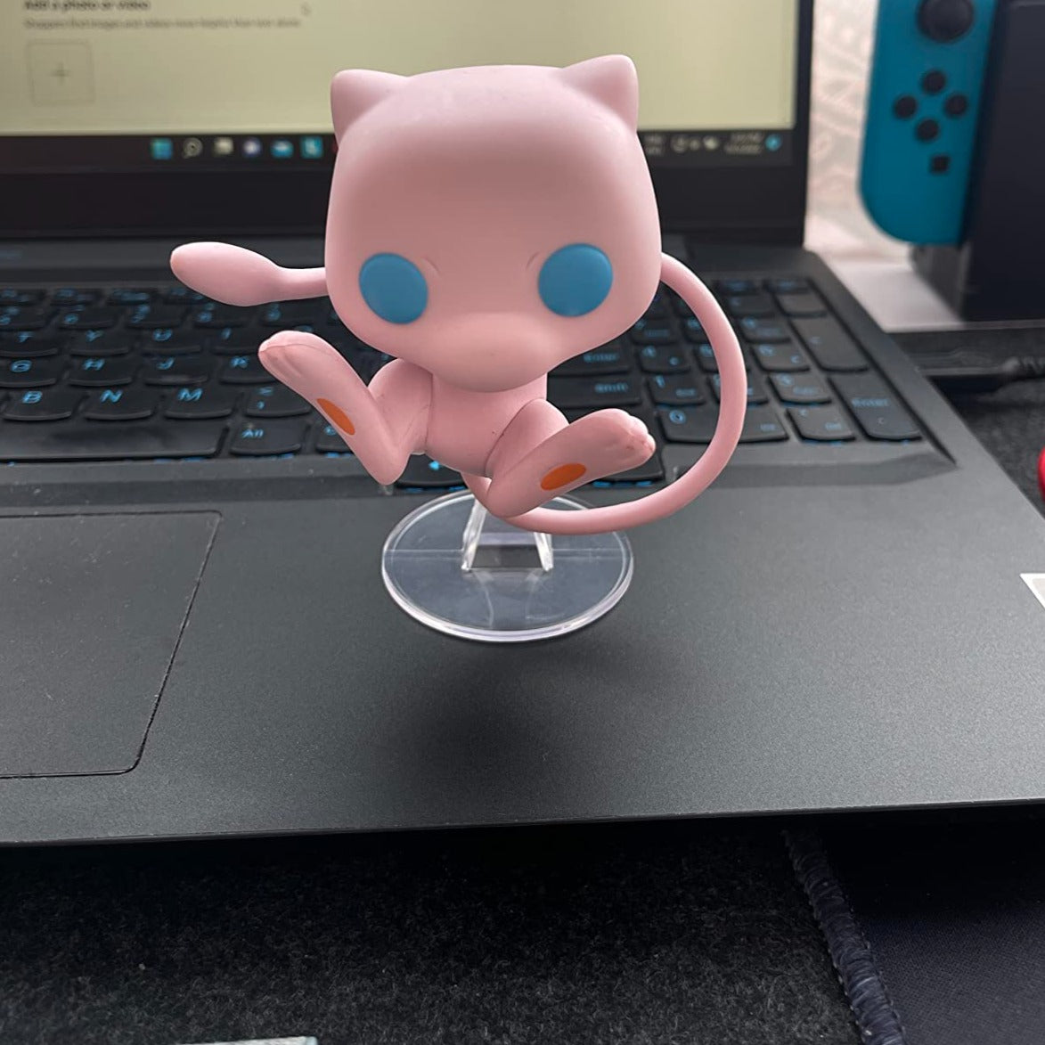 Funko Pop - Pokemon Charizard #843 and Mew #643