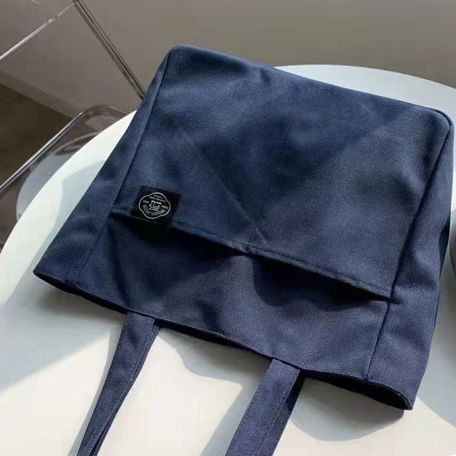 Shoulder bags made from canvas