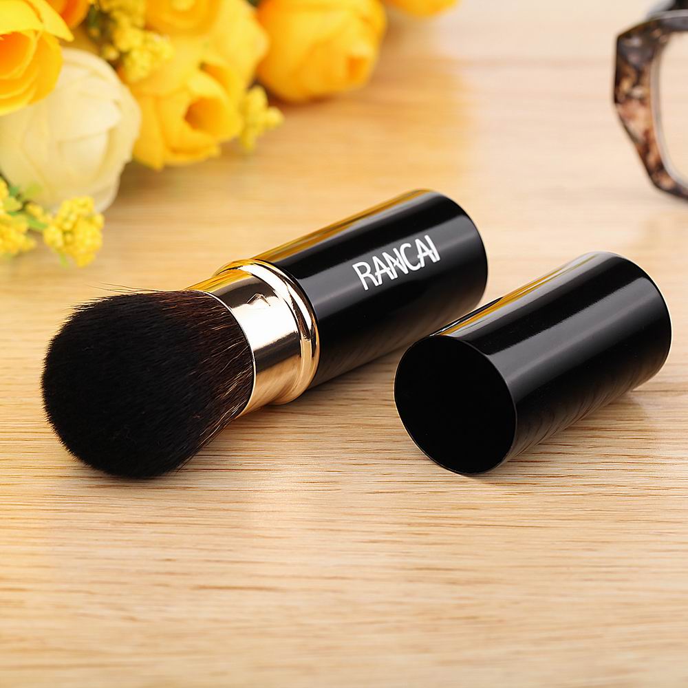 Retractable Blush Brush