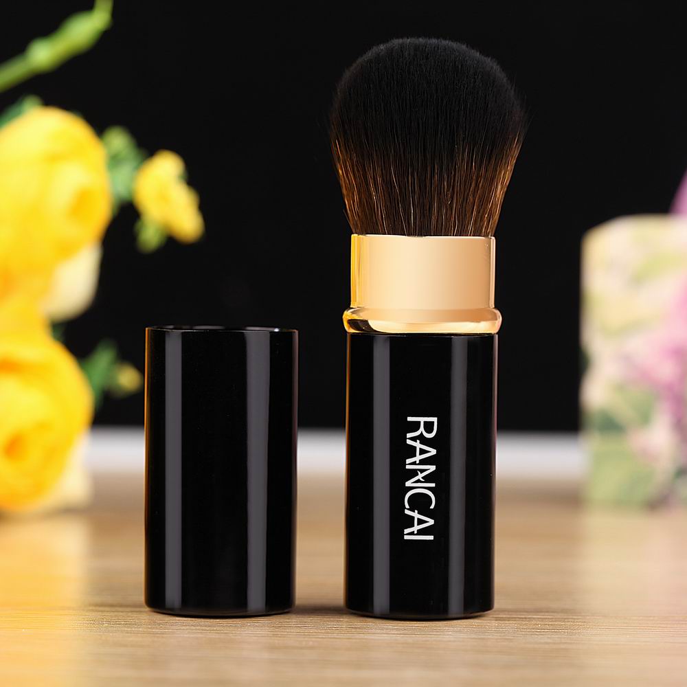 Retractable Blush Brush