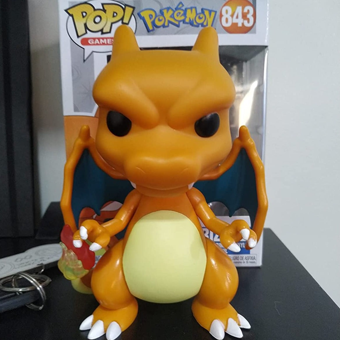 Funko Pop - Pokémon Charizard #843 e Mew #643